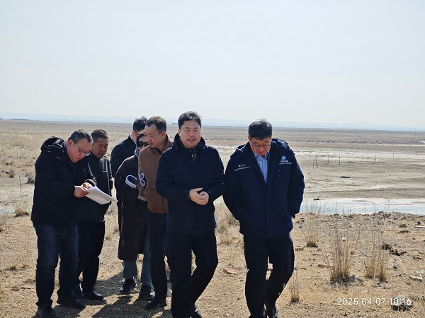 東烏珠穆沁旗旗委副書記、政府旗長(zhǎng)常勝一行深入額鹽公司調(diào)研